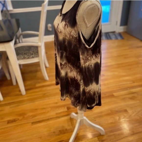 1.4.3 Story navy blue and cream tan rue dyed cold shoulder tunic - Picture 3 of 7